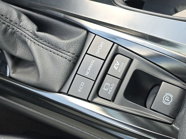 2025 Toyota Camry SE:B02318