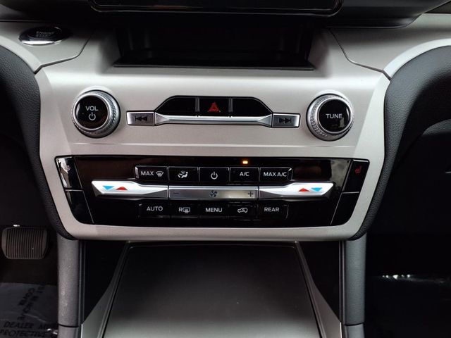 2024 Ford Explorer XLT photo
