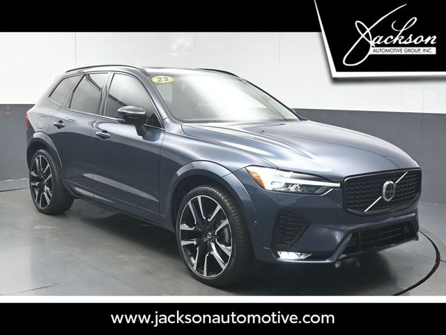 2023 Volvo XC60 B5 Ultimate Dark Theme FWD