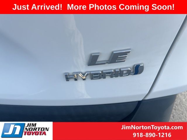 2021 Toyota RAV4 Hybrid LE 8