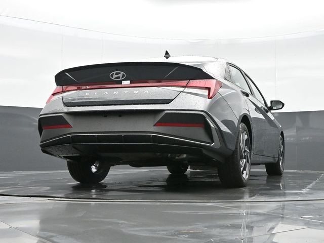 2025 Hyundai Elantra SEL 33