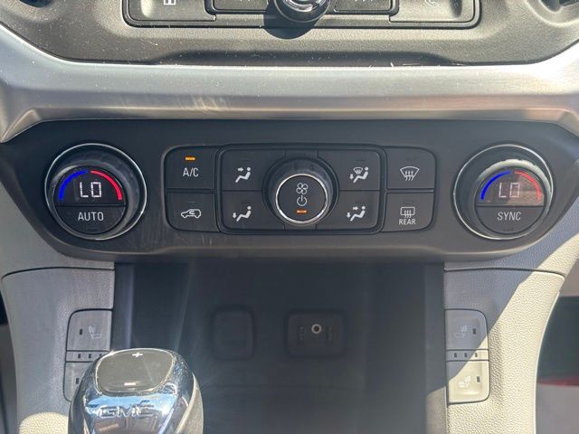 2017 GMC Acadia SLE-2