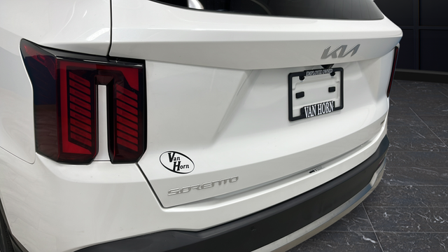 Used 2025 White Kia SX Prestige image 42