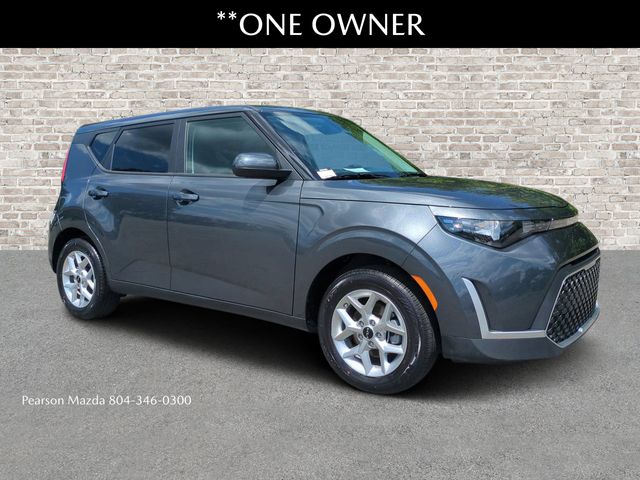 Gray 2025 Kia Soul SUV / Crossover Front-Wheel Drive Continuously Variable Transmission