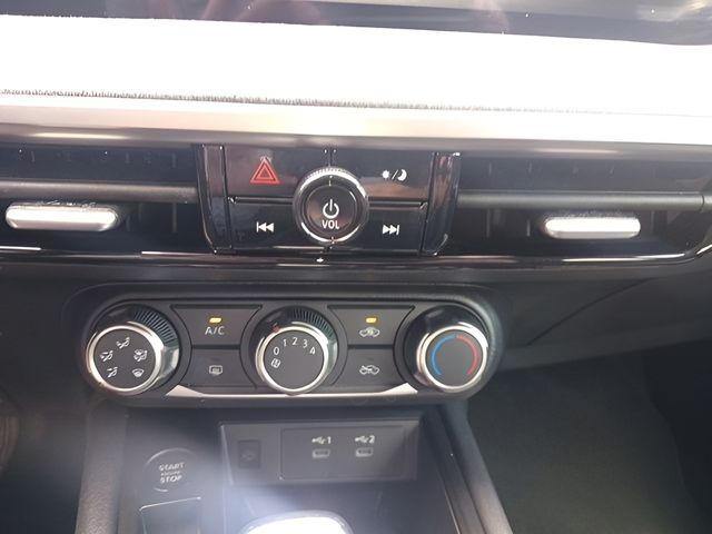 Used 2025 Nissan Kicks SUV