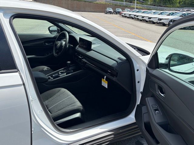 new 2026 Honda Accord Hybrid car, priced at $33,673