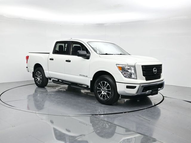 2024 Nissan Titan SV Crew Cab 4WD