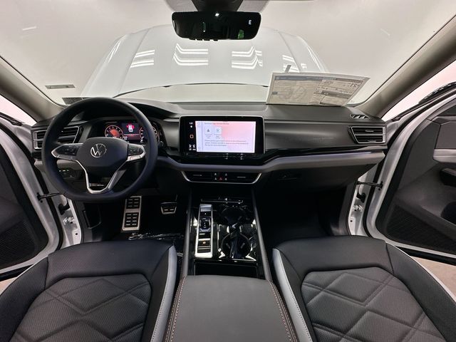 2026 Volkswagen Atlas 2.0T Peak Edition White/off-white at Luther Ford