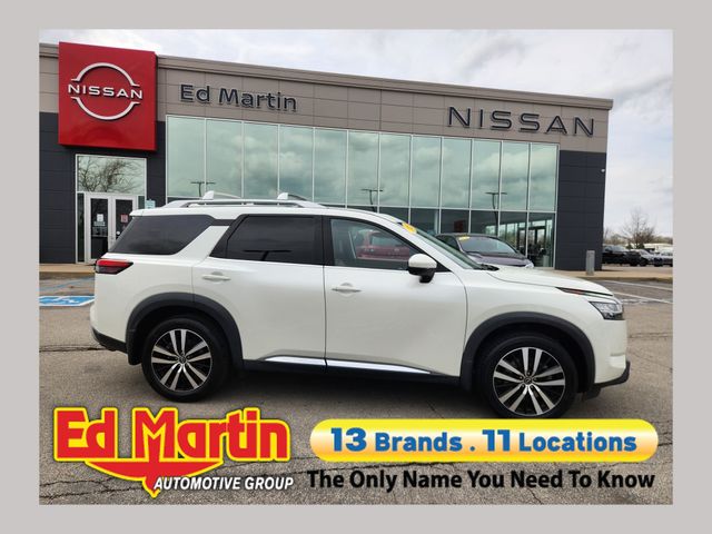 Pearl White Tricoat 2023 Nissan Pathfinder Platinum 4WD SUV / Crossover All-Wheel Drive 9-Speed Automatic
