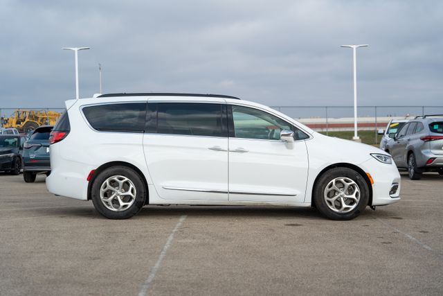 2022 Chrysler Pacifica Limited 8