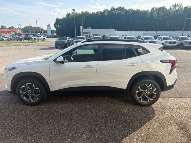 Summit White 2026 Chevrolet Trax SUV / Crossover Front-Wheel Drive 6-Speed Automatic
