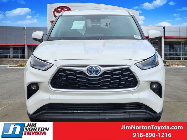 Used 2021 Toyota Highlander LE with VIN 5TDBBRCH5MS518357 for sale in Tulsa, OK