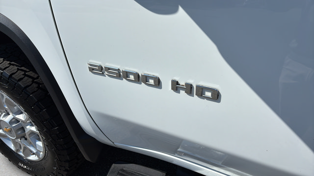 Used 2024 White Chevrolet LT image 39