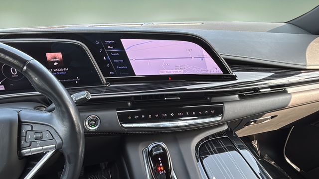 Used 2022 White Cadillac Sport image 26