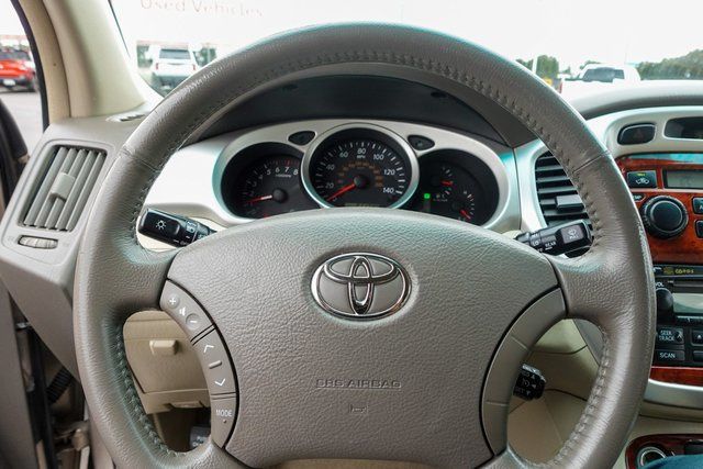 used 2007 Toyota Highlander car, priced at $7,500