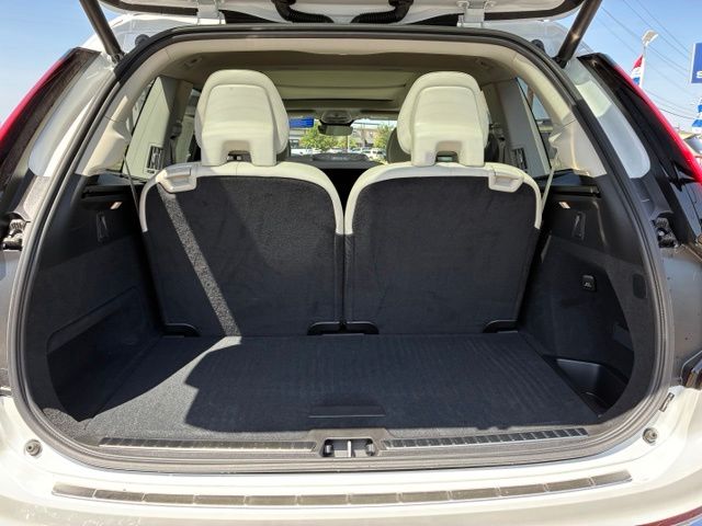 New 2026 Crystal White Pearl Volvo T8 Ultra image 6