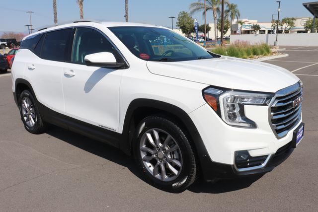 2023 GMC Terrain SLT photo