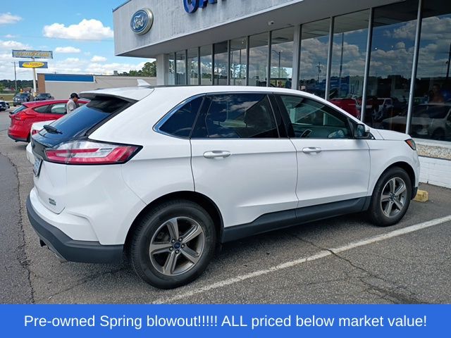 Used 2020 White Ford SEL image 4
