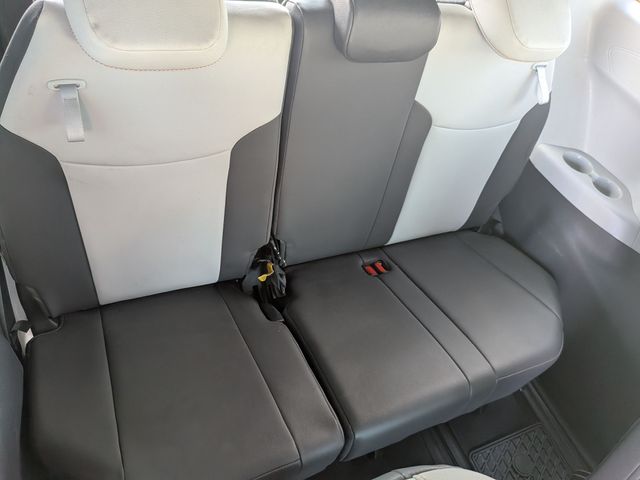 2022 Toyota Sienna - Image 32