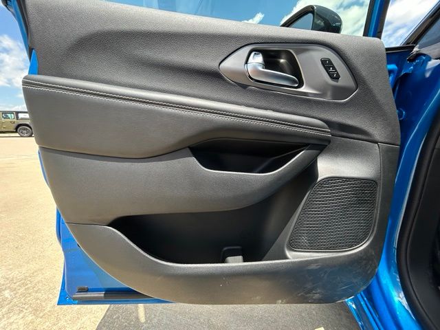 New 2027 Chrysler Pacifica Van