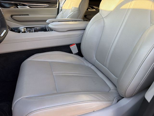 Used 2024 White Jeep Base image 11