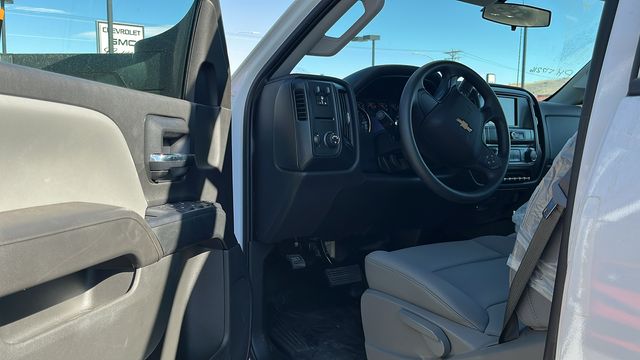 2023 Chevrolet Silverado 5500HD Work Truck 32