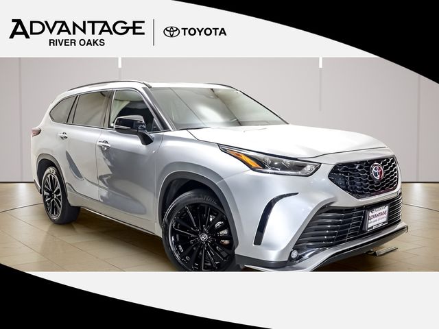 Celestial Silver Metallic 2025 Toyota Highlander SUV / Crossover All-Wheel Drive 8-Speed Automatic