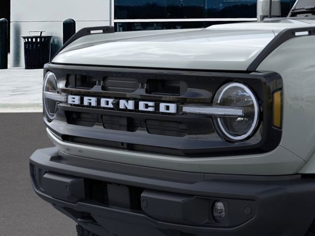 2024 Ford Bronco Outer Banks 19