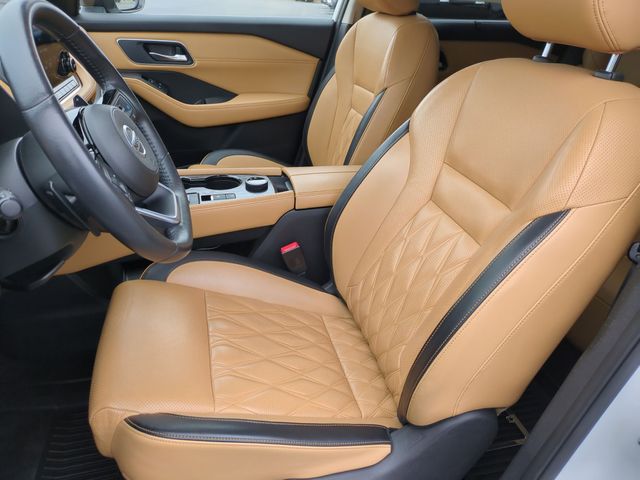 Used 2021 White Nissan Platinum image 14