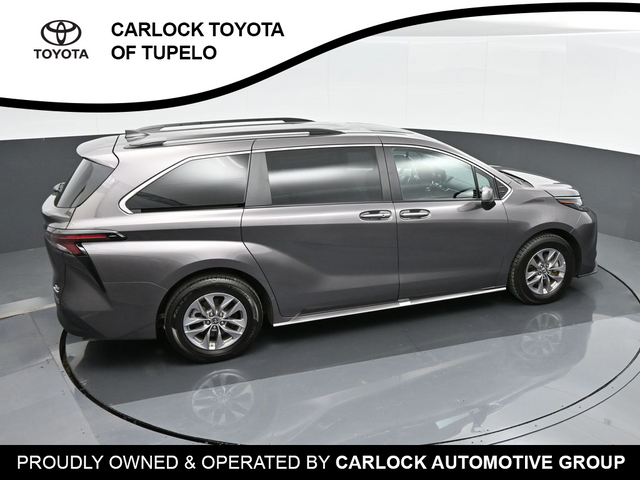 2023 Toyota Sienna XLE 30