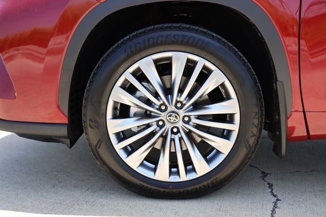 2026 Toyota Highlander Platinum - 8