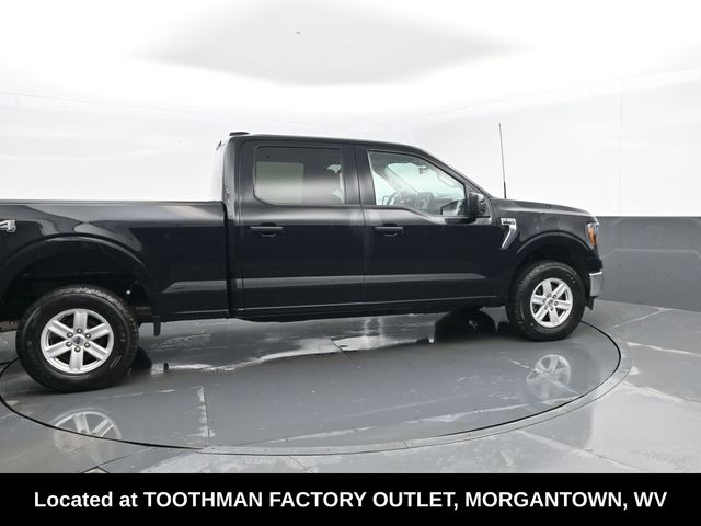 View vehicle photo 4