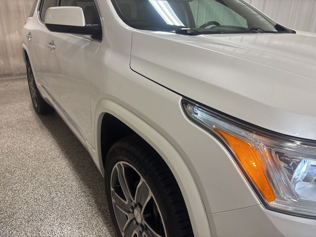 2019 GMC Acadia Denali photo