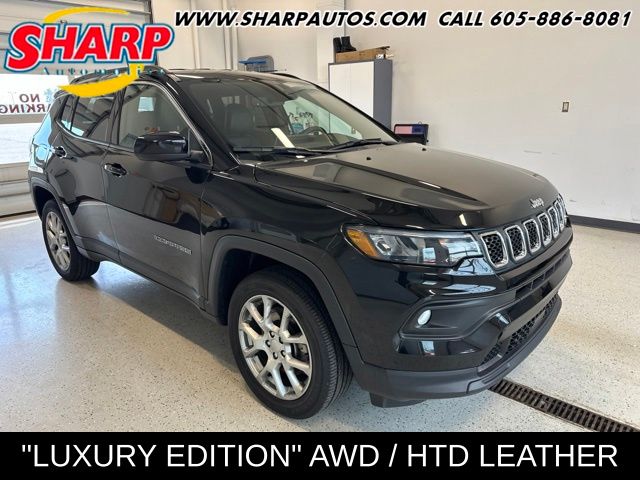 Diamond Black Crystal Pearlcoat 2023 Jeep Compass SUV / Crossover Four-Wheel Drive 8-Speed Automatic