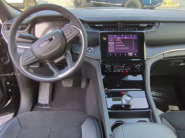 new 2025 Jeep Grand Cherokee car, priced at $40,856