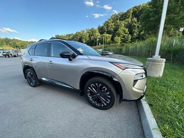 Champagne Silver Metallic/Super Black 2025 Nissan Rogue SUV / Crossover All-Wheel Drive Continuously Variable Transmission