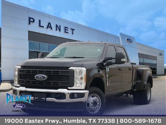 Black Metallic 2026 Ford F-350 Super Duty Pickup Truck Four-Wheel Drive Automatic