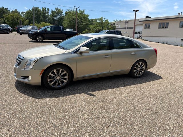 Silver Coast Metallic 2013 Cadillac XTS Sedan Front-Wheel Drive 6-Speed Automatic