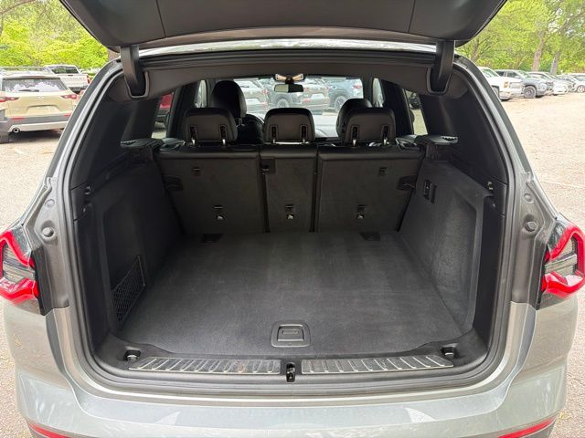 Used 2024 Gray BMW xDrive30i image 24