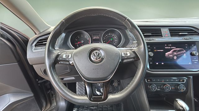 Used 2020 Gray Volkswagen 2.0T SE image 12