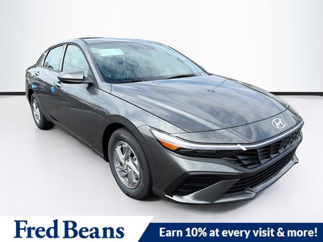 Amazon Gray 2026 Hyundai Elantra Sedan Front-Wheel Drive Continuously Variable Transmission