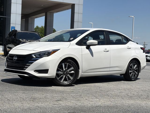 Aspen White Tricoat 2025 Nissan Versa SV FWD Sedan Front-Wheel Drive Continuously Variable Transmission
