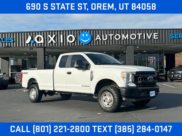 Oxford White 2022 Ford F-350 Super Duty Pickup Truck Four-Wheel Drive Automatic