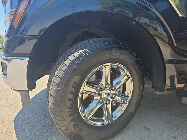 Used 2025 Agate Black Metallic Ford XLT image 31