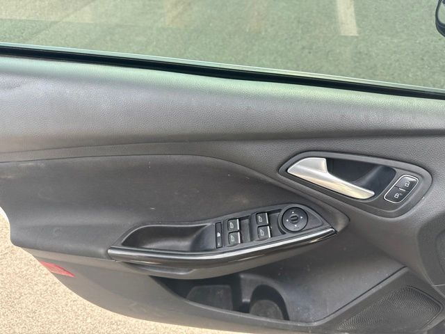 Used 2018 White Ford Titanium image 9
