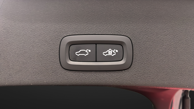 Used 2023 Thunder Gray Metallic Volvo Ultimate image 28