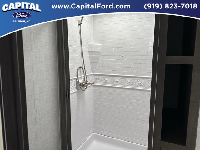 Used 2021  East to West CT 2810 KIK image 19