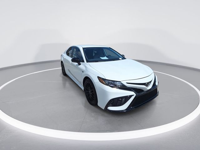 Used 2023 Ice Toyota SE image 2