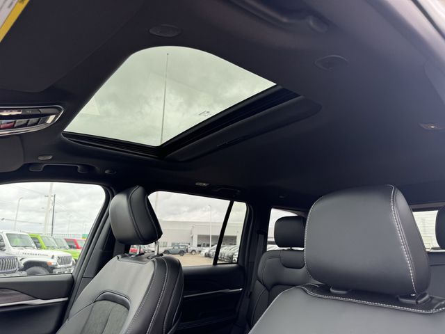 2026 Jeep Grand Cherokee Laredo White/off-white at Big Star Buick GMC