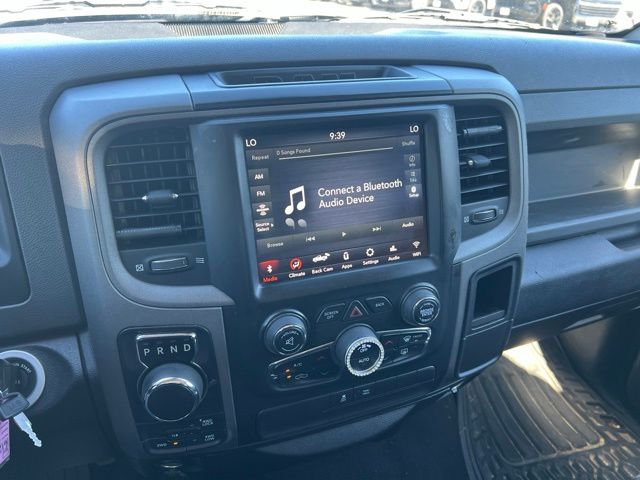 2019 Brilliant Black Crystal Pearlcoat Ram 1500 Classic Express 4X4 Truck